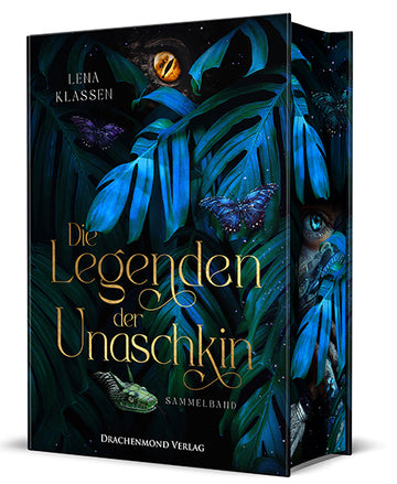 Das Cover zeigt dichte exotische Blätter. Im unteren Bildbereich kommt eine Schlange zwischen den Blättern hervor, im oberen Bildbereich kann man ein leuchtenden Auge zwischen den Blättern erkennen. Farblich ist alles in Blau, Grün und Schwarz gehalten.